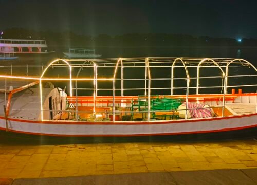 Private Motor Boat for Evening Ganga Aarti