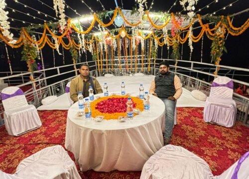 Book Lighting Decorated CNG Boat for Ganga Aarti