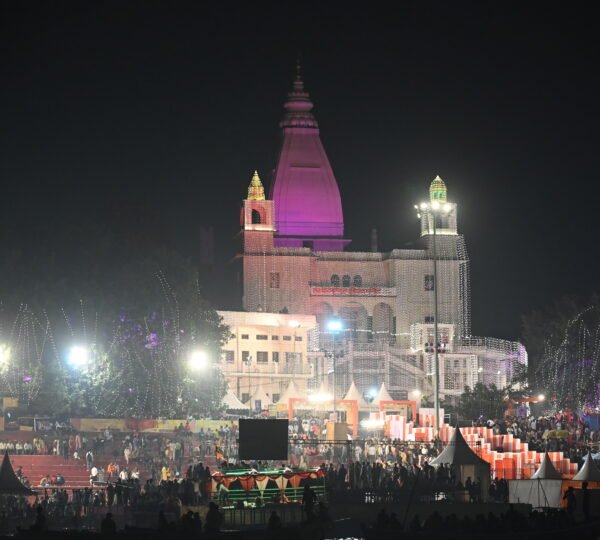 Kashi Vishwanath Temple Corridor before Mangla Aarti in Varanasi