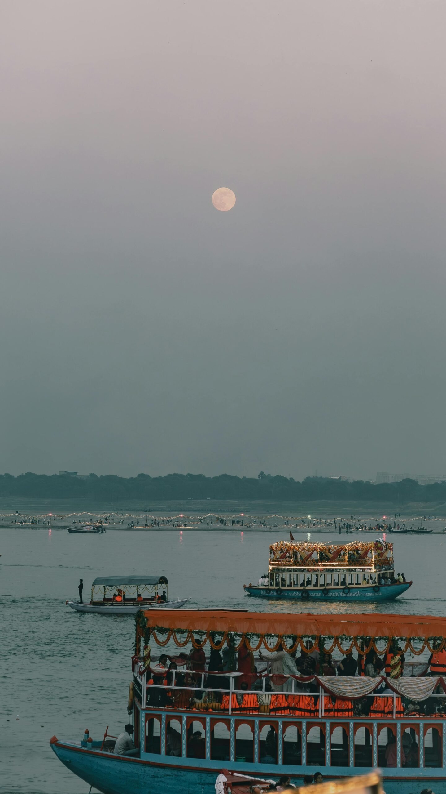 bajra boat sailing in ganga river
