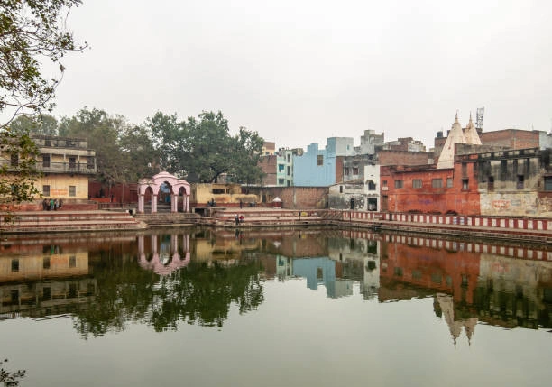 pisach mochan kund in varanasi