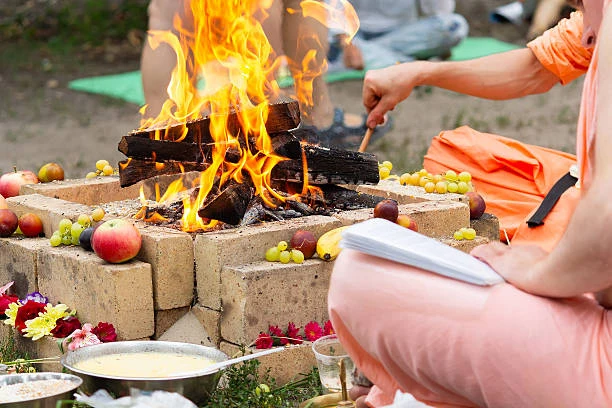 tripindi puja in varanasi performed by hindu priest